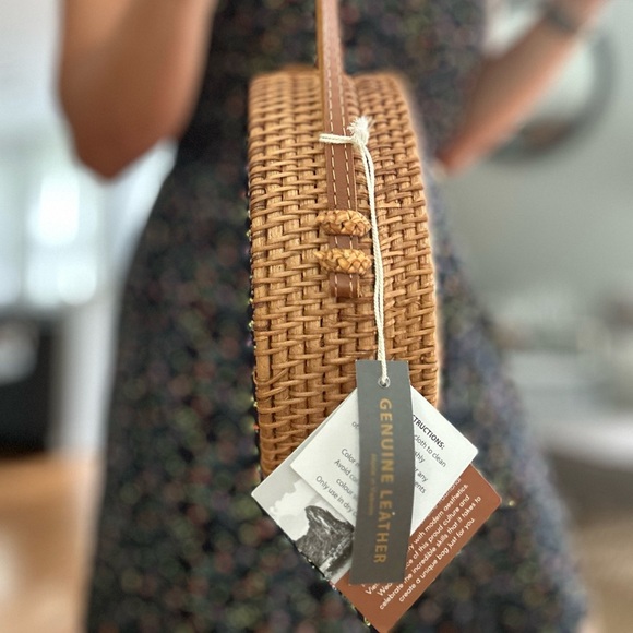 NWT Handwoven artisanal Rattan Round Bag - Picture 8 of 9